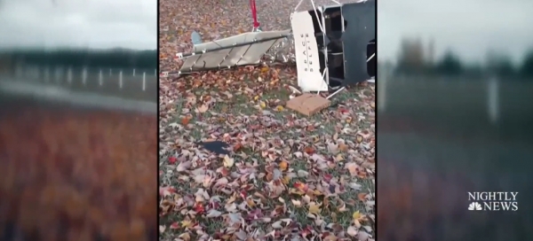 미시간 가정집에 불시착한 삼성 스페이스 셀피 장비 ⓒ NBC 뉴스화면 캡처