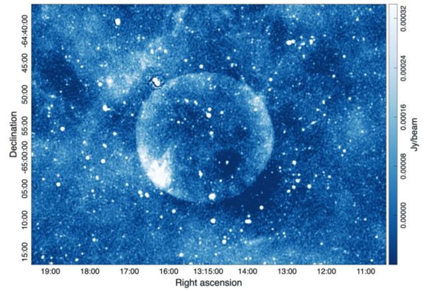 전파 연속체 관측으로 촬영한 텔레이오스의 확대 이미지 ⓒ데일리포스트=이미지 제공/arXiv (2025, Filipović et al.)