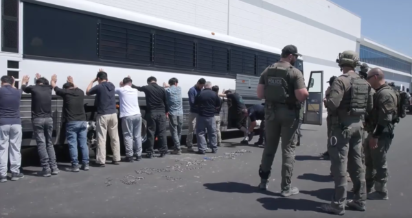 미국 이민세관단속국(ICE)은 조지아주에 위치한 현대자동차와 LG에너지솔루션 합작 배터리 공장 건설 현장에서 한국인 직원 300여 명을 기습적으로 단속하고 구금했다. ⓒ데일리포스트=이미지 제공/ICE 홈페이지