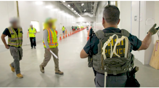 미 이민당국이 공개한 현대차-LG에너지솔루션 합작공장 이민 단속 현장  ⓒ데일리포스트=이미지 제공/ICE 홈페이지