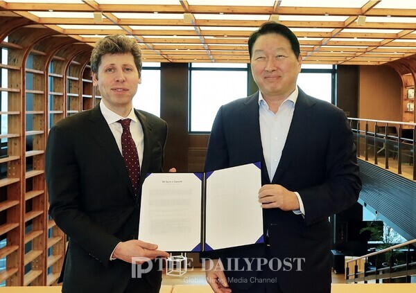 최태원 회장과 샘 올트먼 OpenAI CEO가 메모리 공급 의향서와 서남권 AI DC 협력 관련 양해각서를 체결했다.