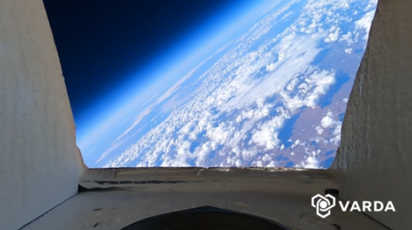 우주 궤도에서 촬영된 바르다 스페이스 캡슐 내부 시점. ⓒ데일리포스트=이미지 제공/Varda Space Industries