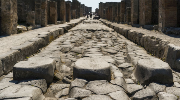 이탈리아 폼페이 유적지에 남아 있는 고대 로마 시대의 보행자용 횡단로. ⓒ데일리포스트=이미지 제공/Flickr